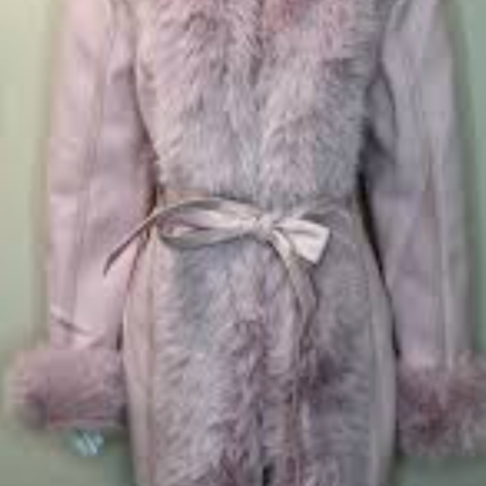 Stylish Pink Coat with Faux Fur Trim